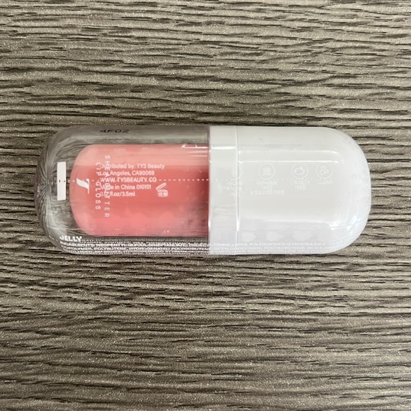 Makeup Kit - Picture 7 of 8